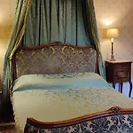 Chateau De La Mothe Bed and breakfast Saint-Sulpice-en-Pareds