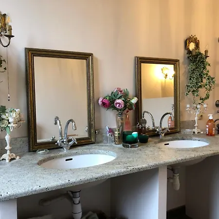 Bed and Breakfast Chateau De La Mothe