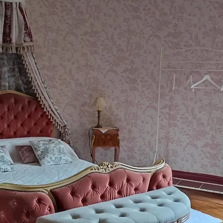 Bed and Breakfast Chateau De La Mothe