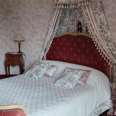 Chateau De La Mothe Saint-Sulpice-en-Pareds