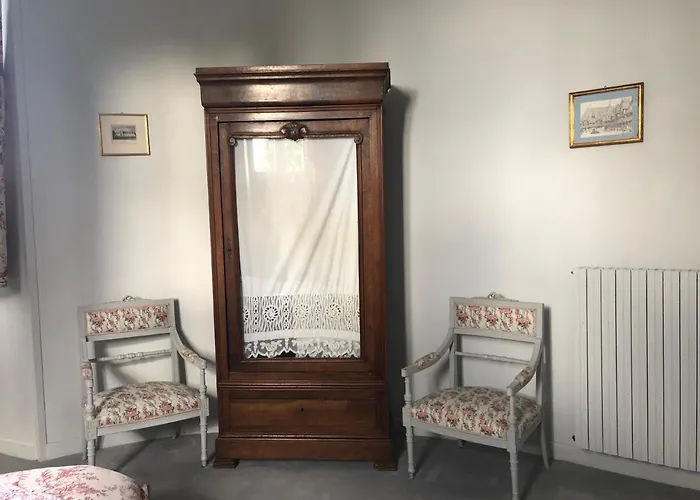 Chateau De La Mothe Bed & Breakfast 4*