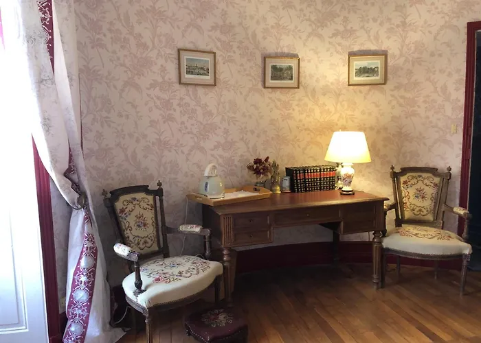 Chateau De La Mothe Saint-Sulpice-en-Pareds